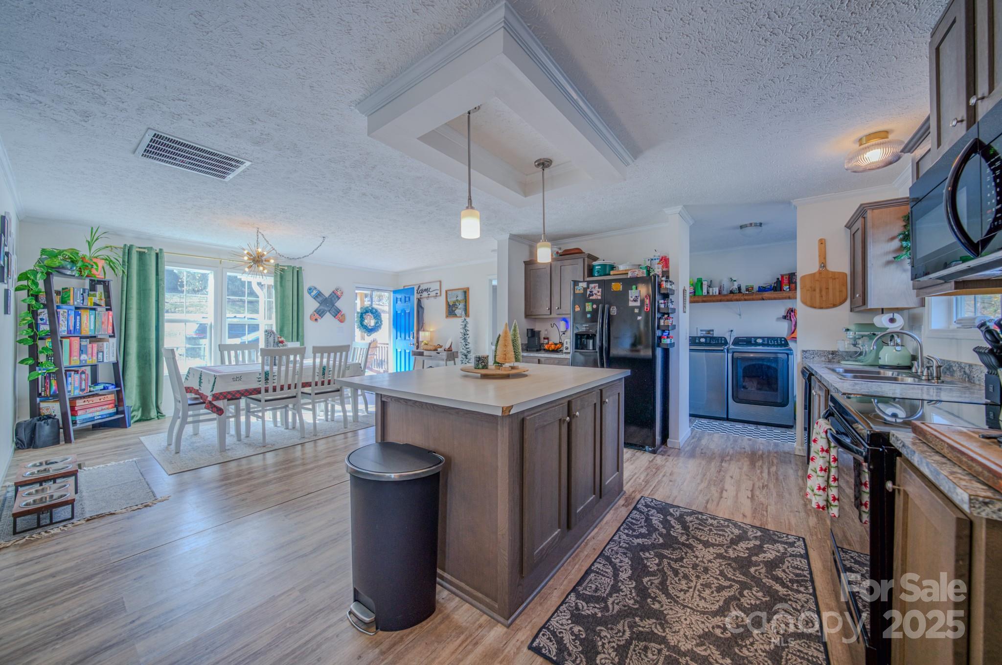 1471 Howard Gap Loop Road