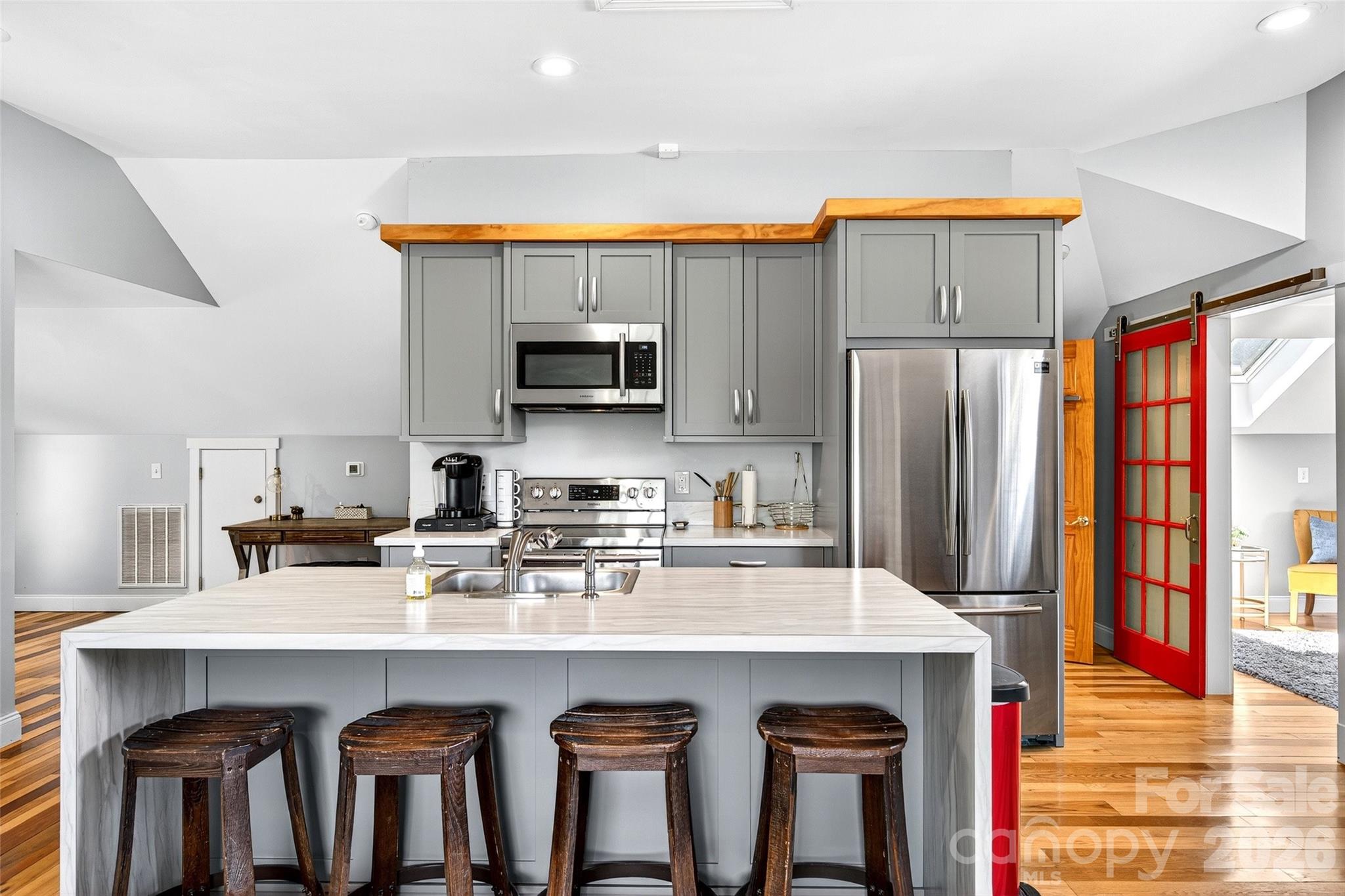 626 Old Lytle Cove Road