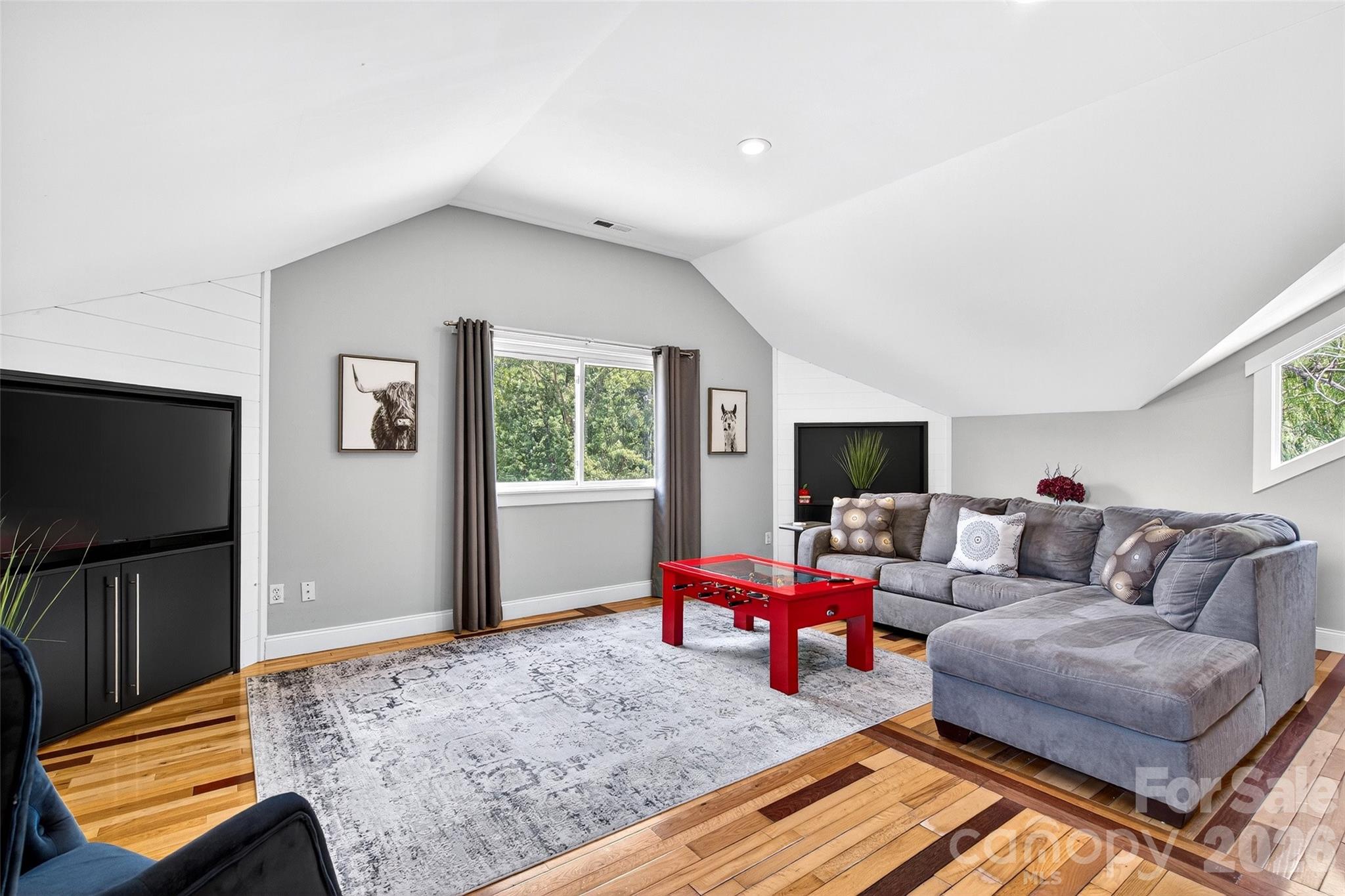 626 Old Lytle Cove Road