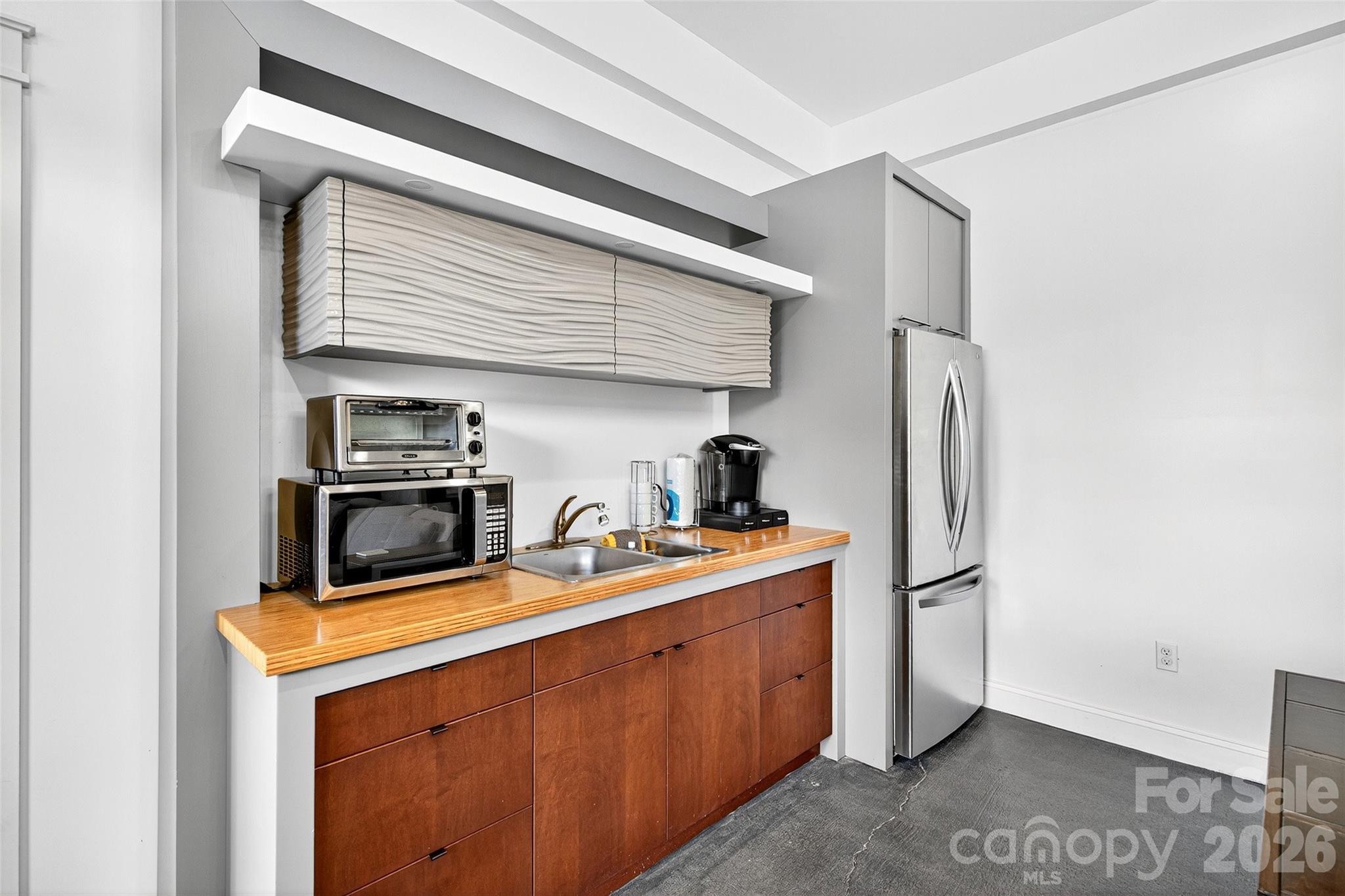 626 Old Lytle Cove Road