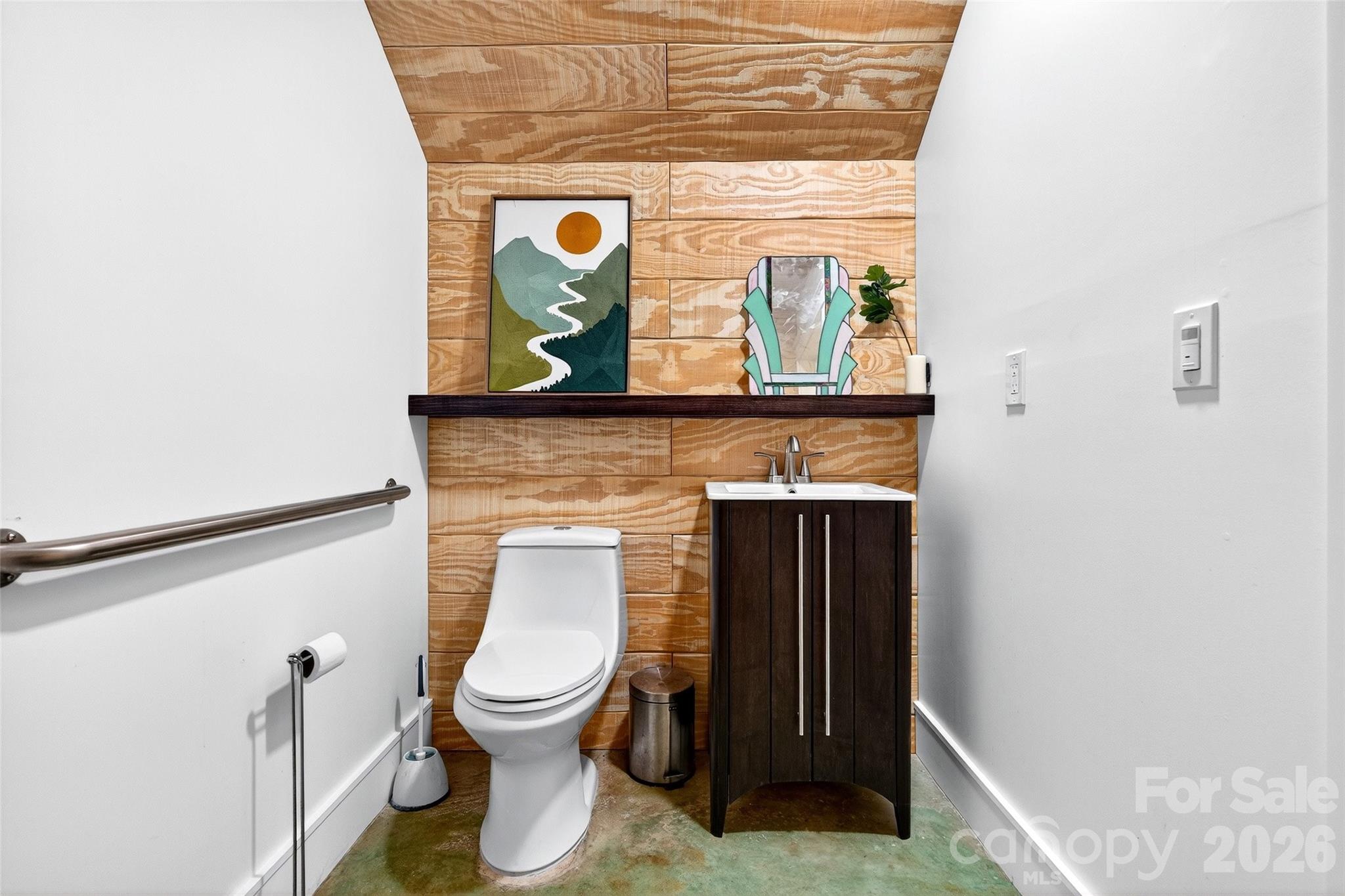 626 Old Lytle Cove Road