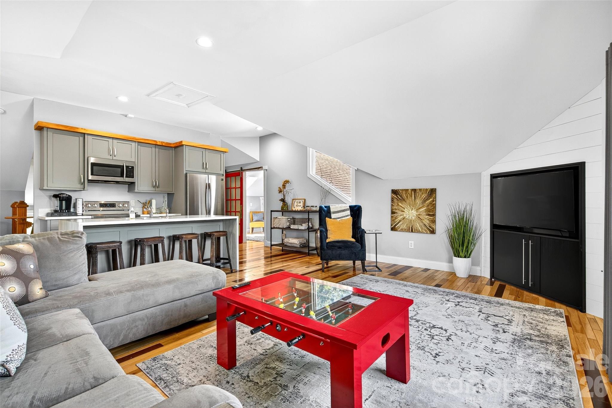 626 Old Lytle Cove Road