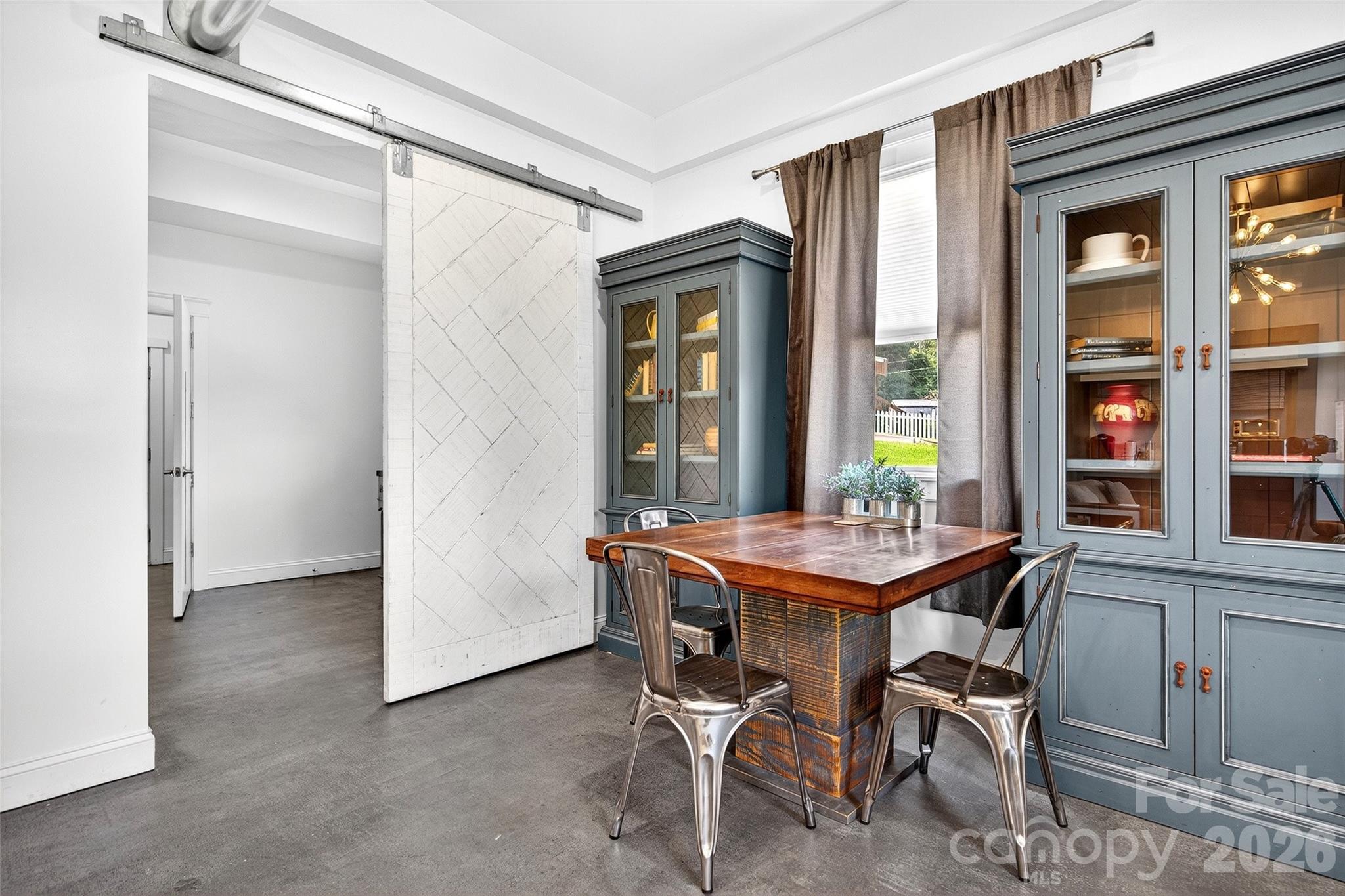 626 Old Lytle Cove Road