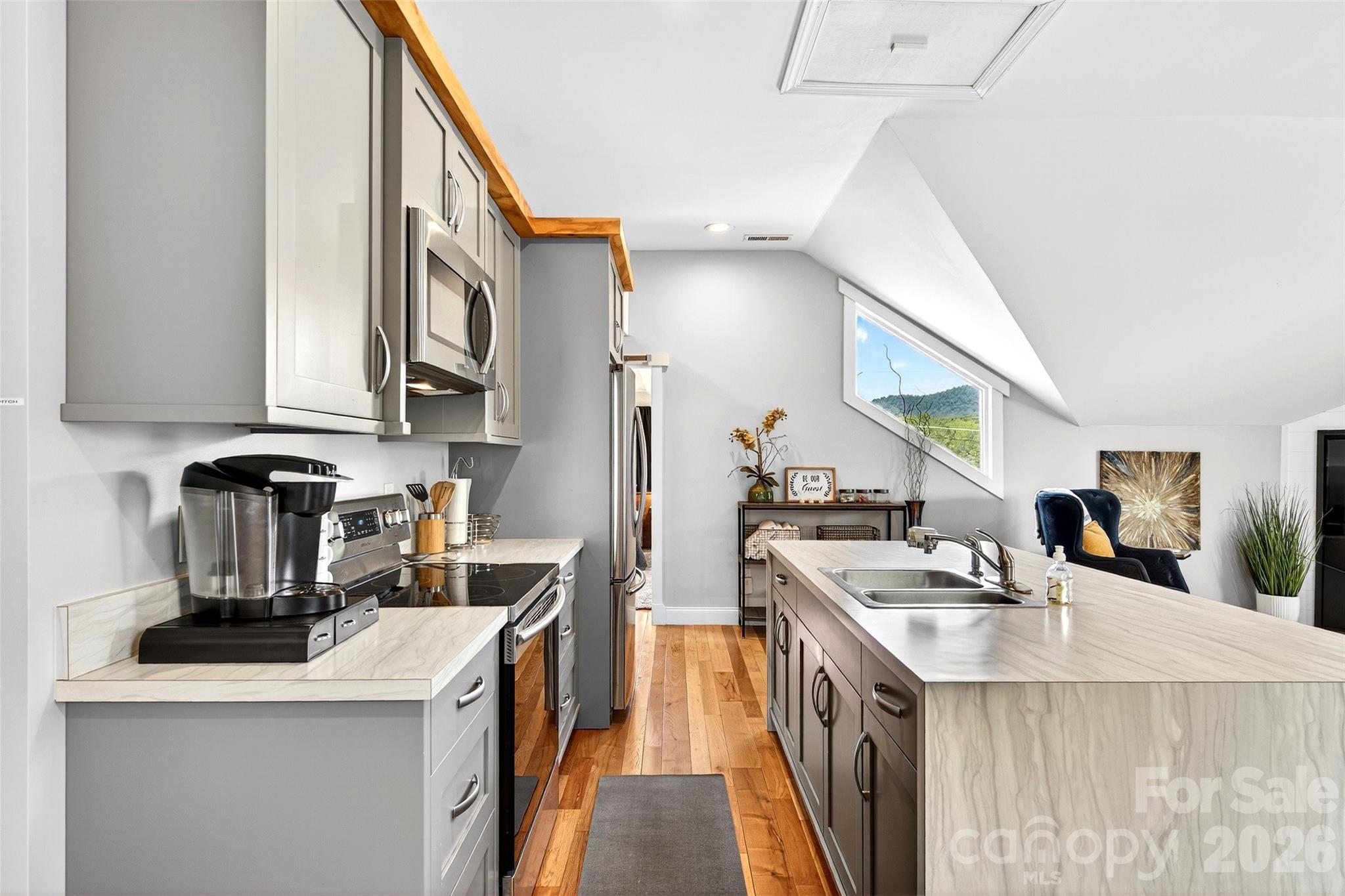 626 Old Lytle Cove Road