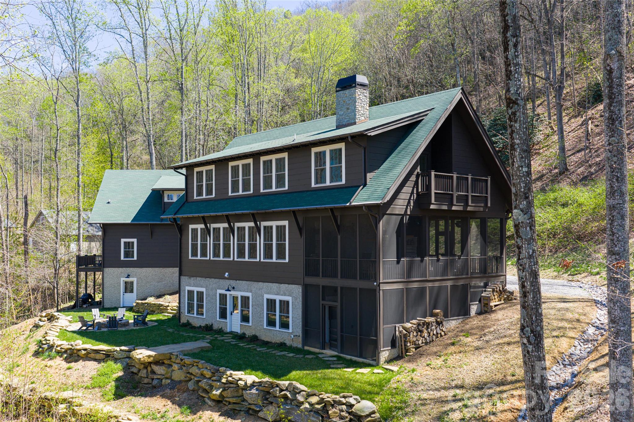 51 Summit Road