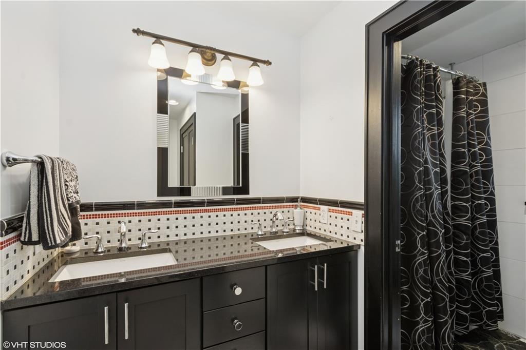 239 W 52nd Street