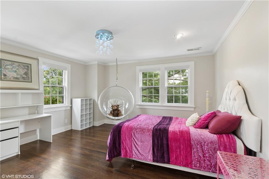 239 W 52nd Street