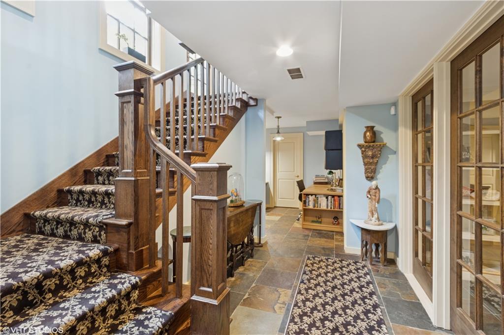 239 W 52nd Street