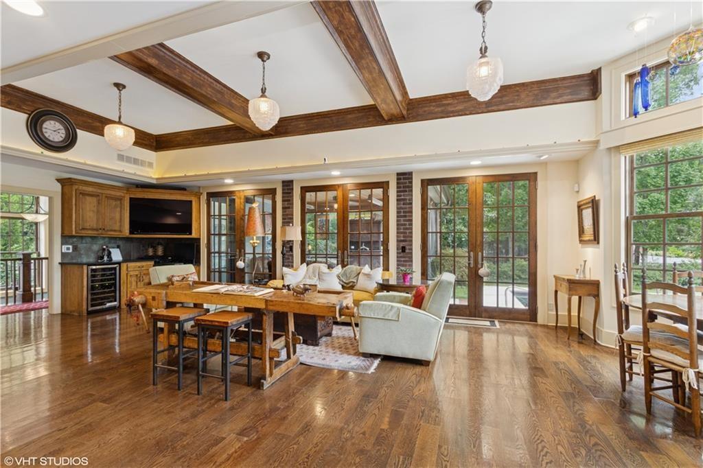 239 W 52nd Street