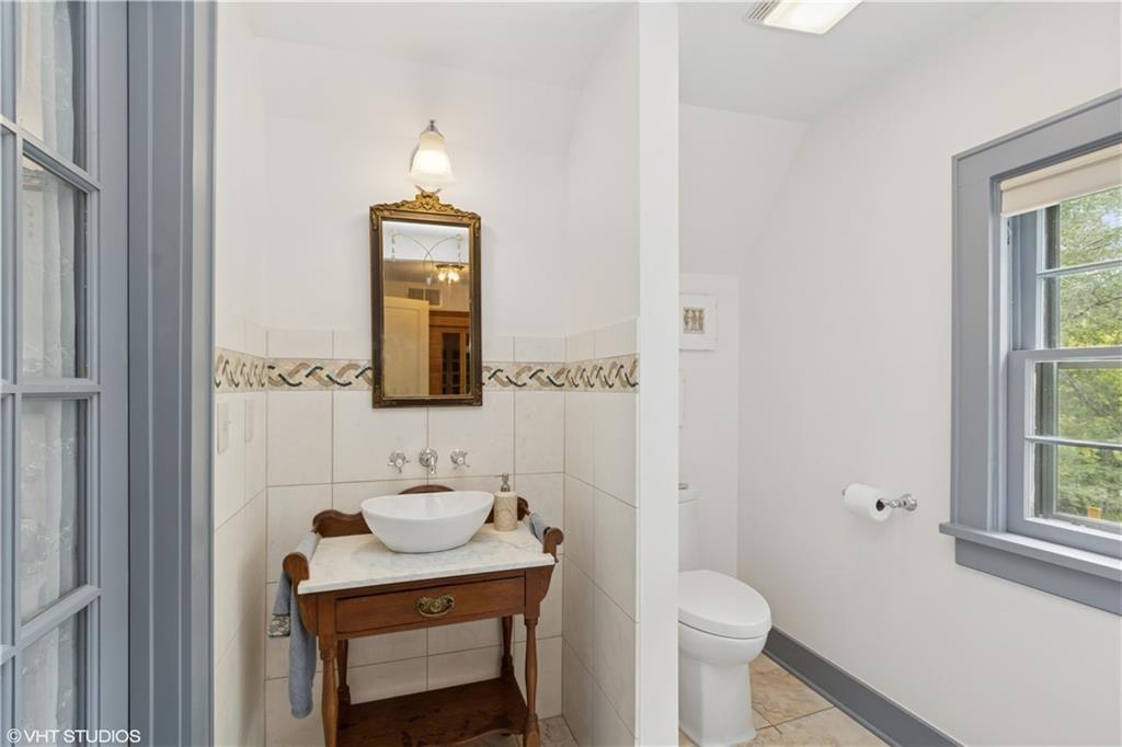 239 W 52nd Street