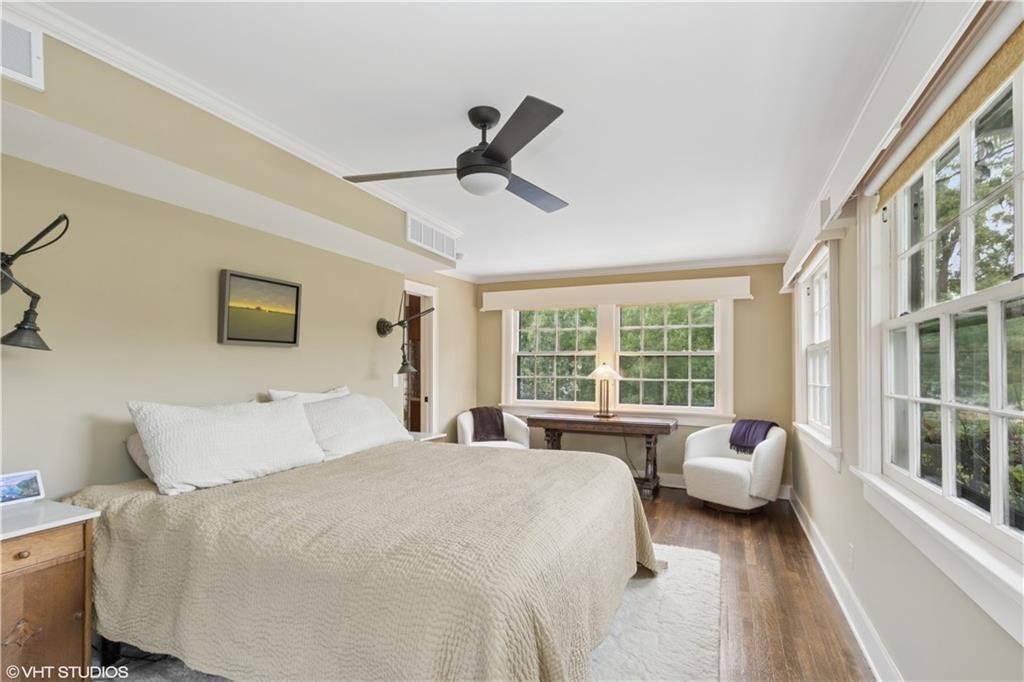 239 W 52nd Street