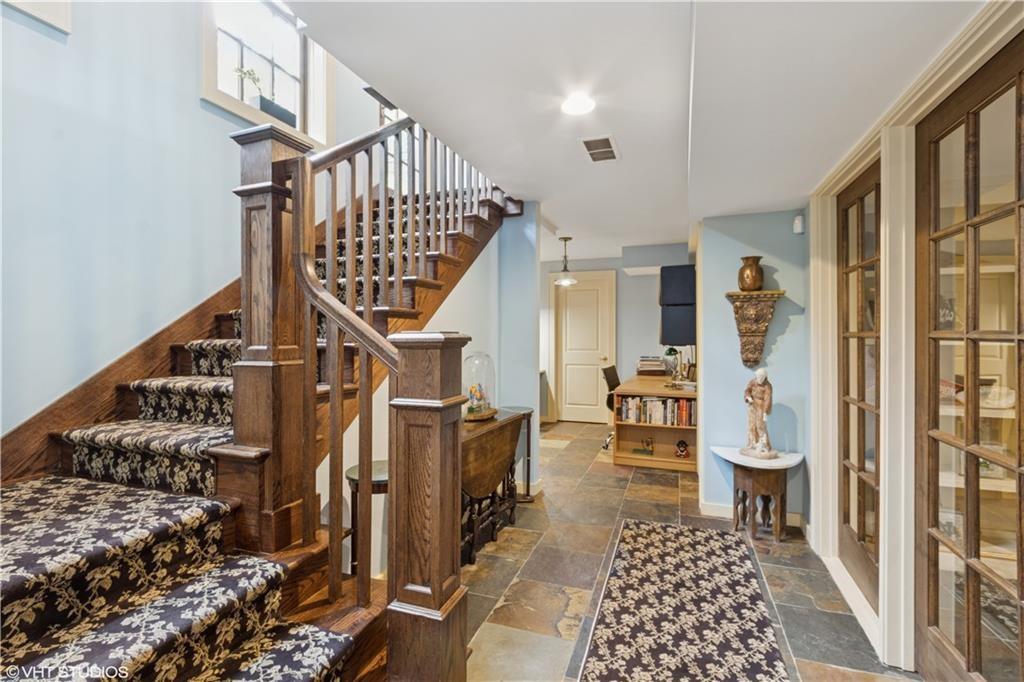 239 W 52nd Street