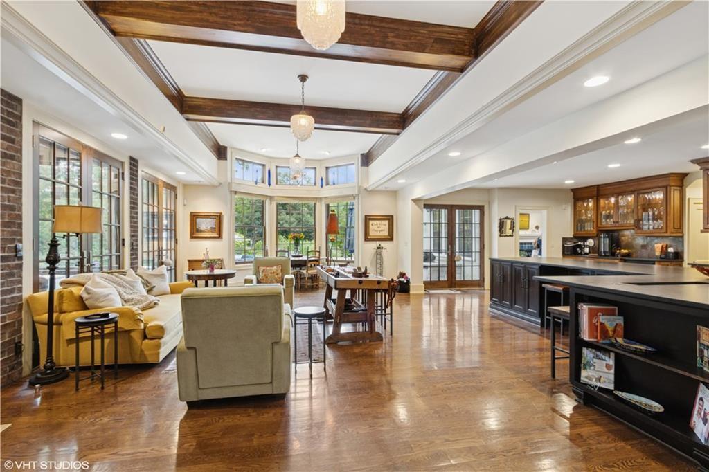 239 W 52nd Street