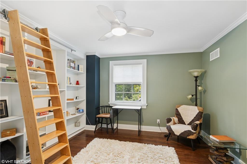 239 W 52nd Street