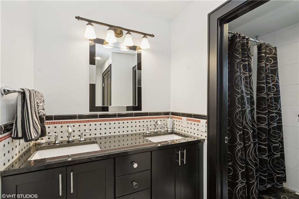 239 W 52nd Street