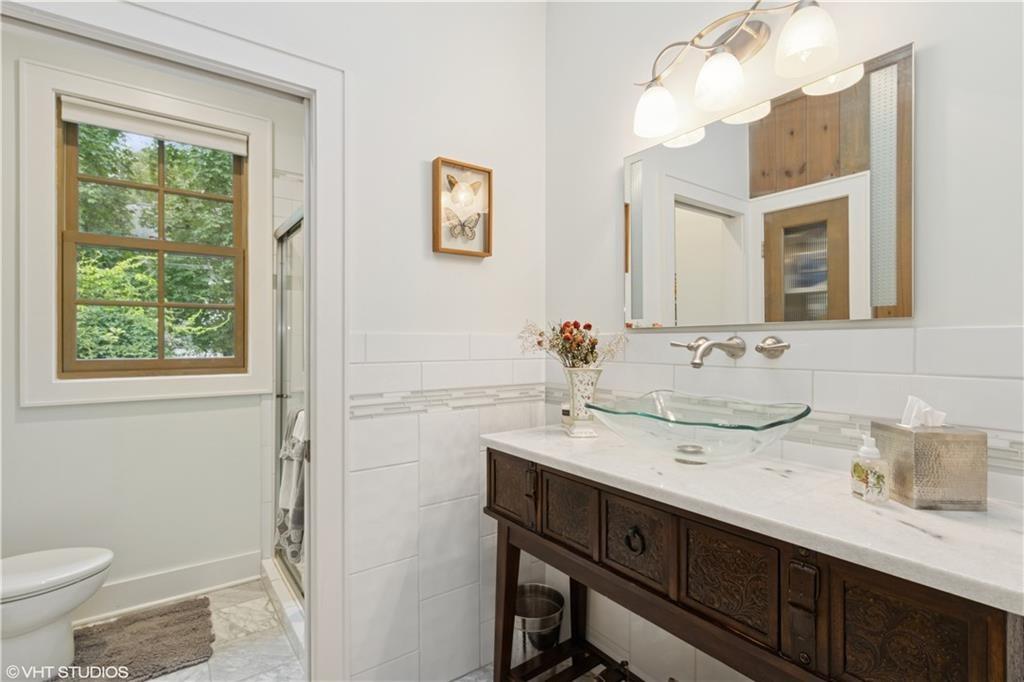 239 W 52nd Street