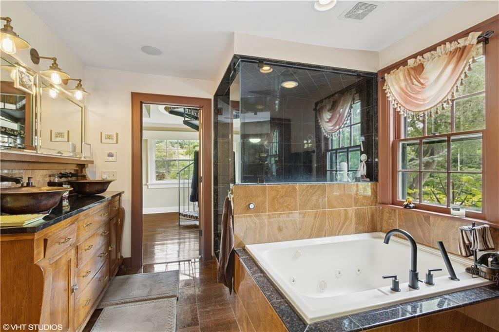 239 W 52nd Street