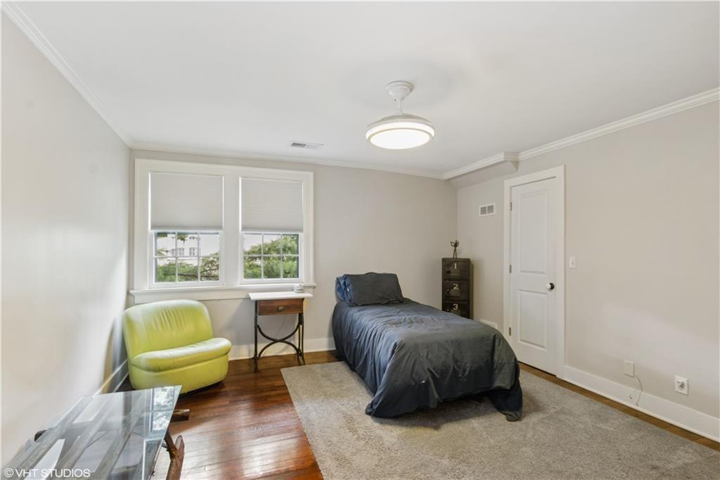239 W 52nd Street