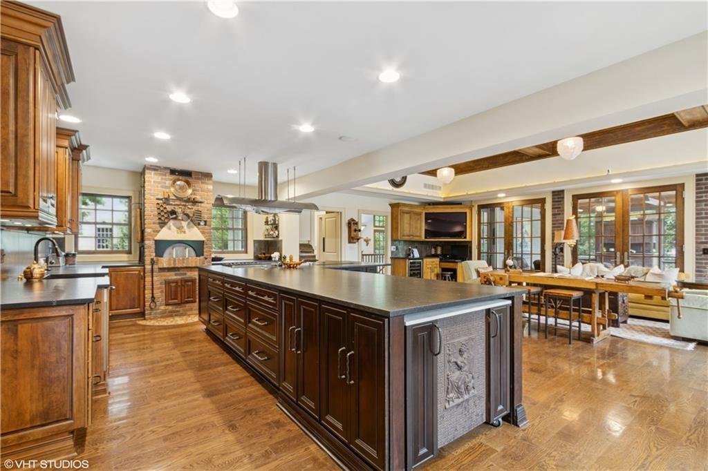 239 W 52nd Street