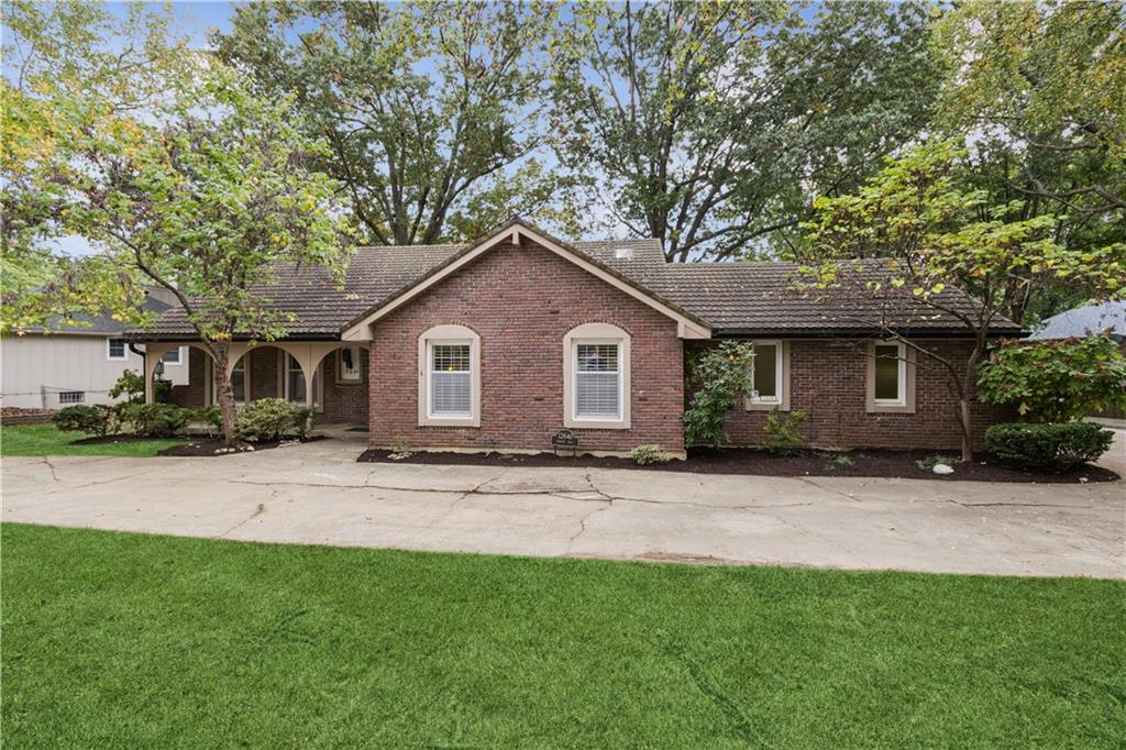 12640 Oakmont Drive