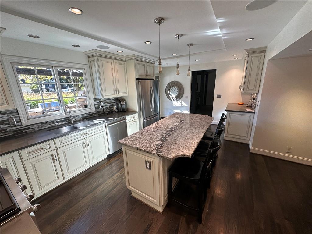 3523 W 100th Terrace