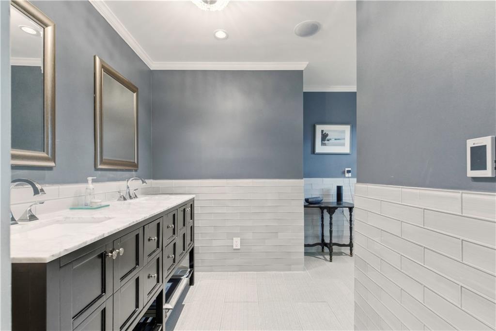 3523 W 100th Terrace