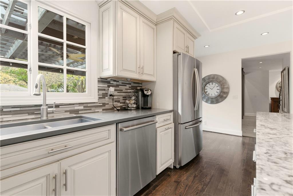 3523 W 100th Terrace