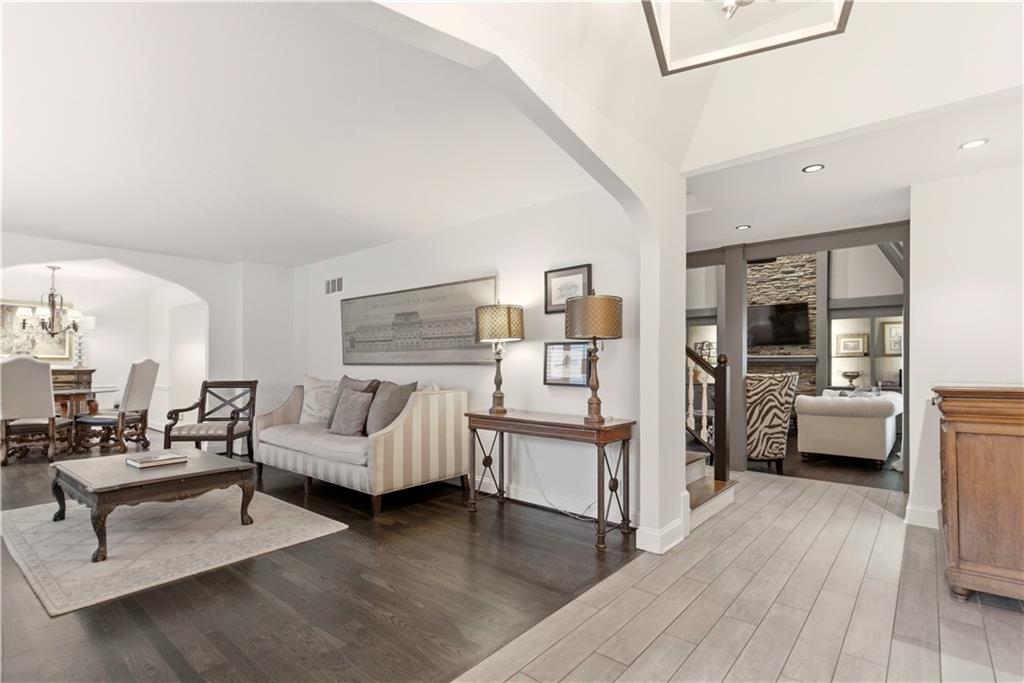 3523 W 100th Terrace