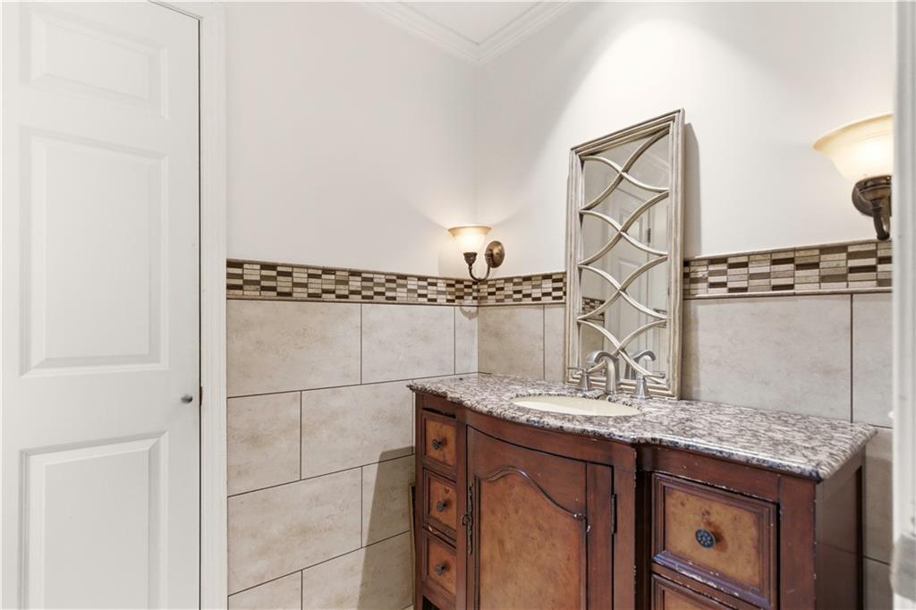 3523 W 100th Terrace