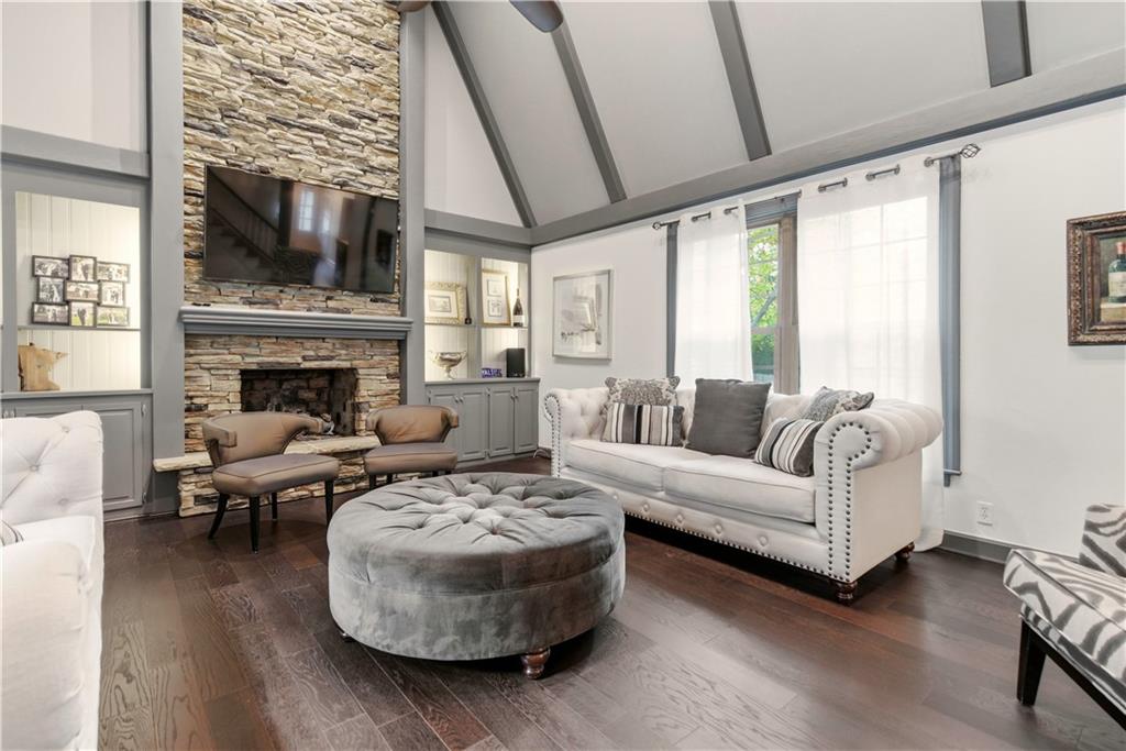 3523 W 100th Terrace