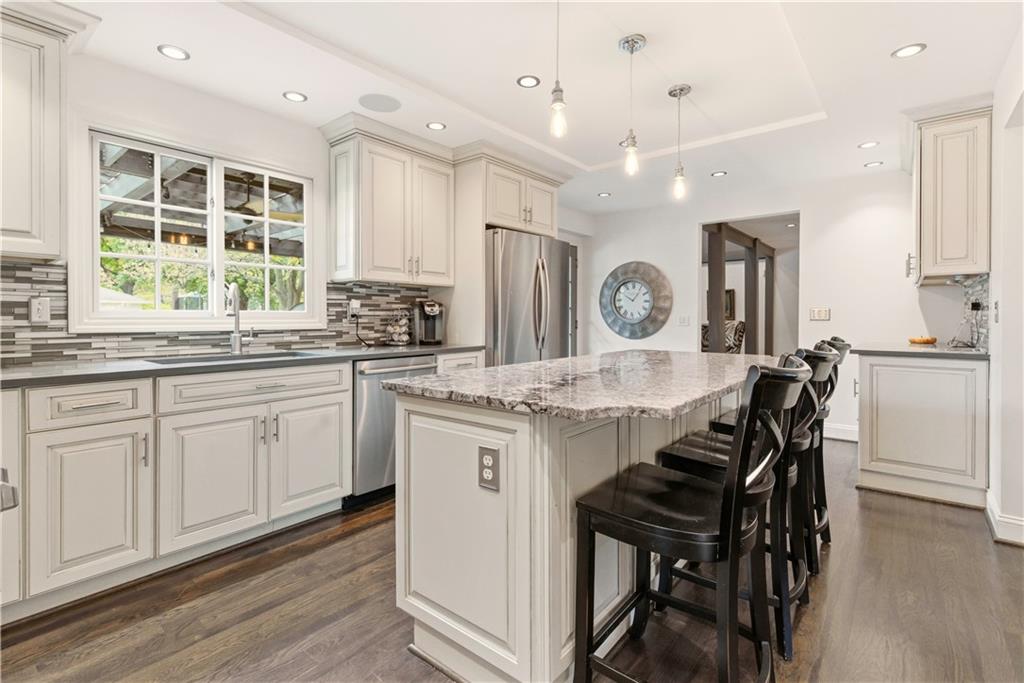 3523 W 100th Terrace