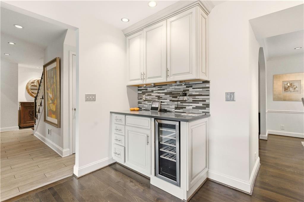 3523 W 100th Terrace