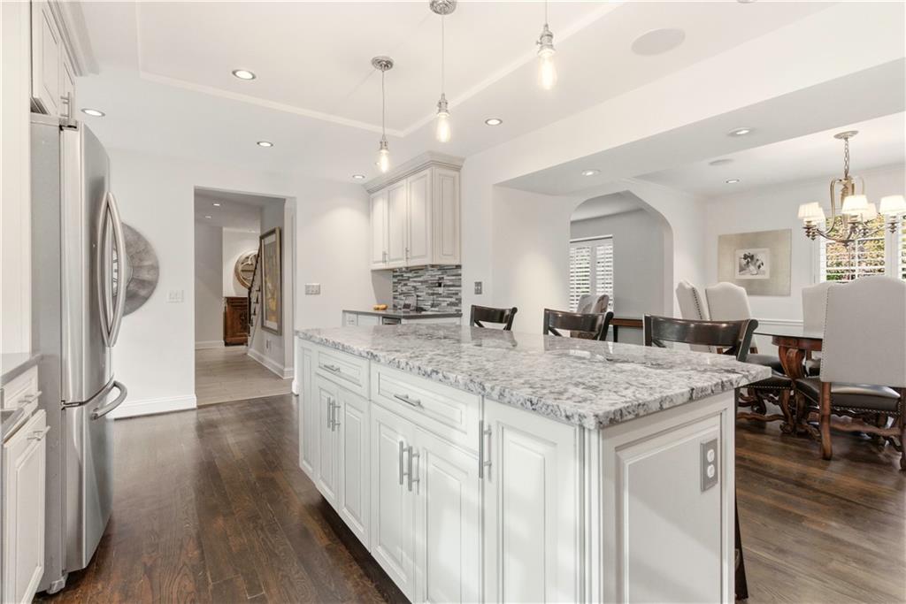 3523 W 100th Terrace