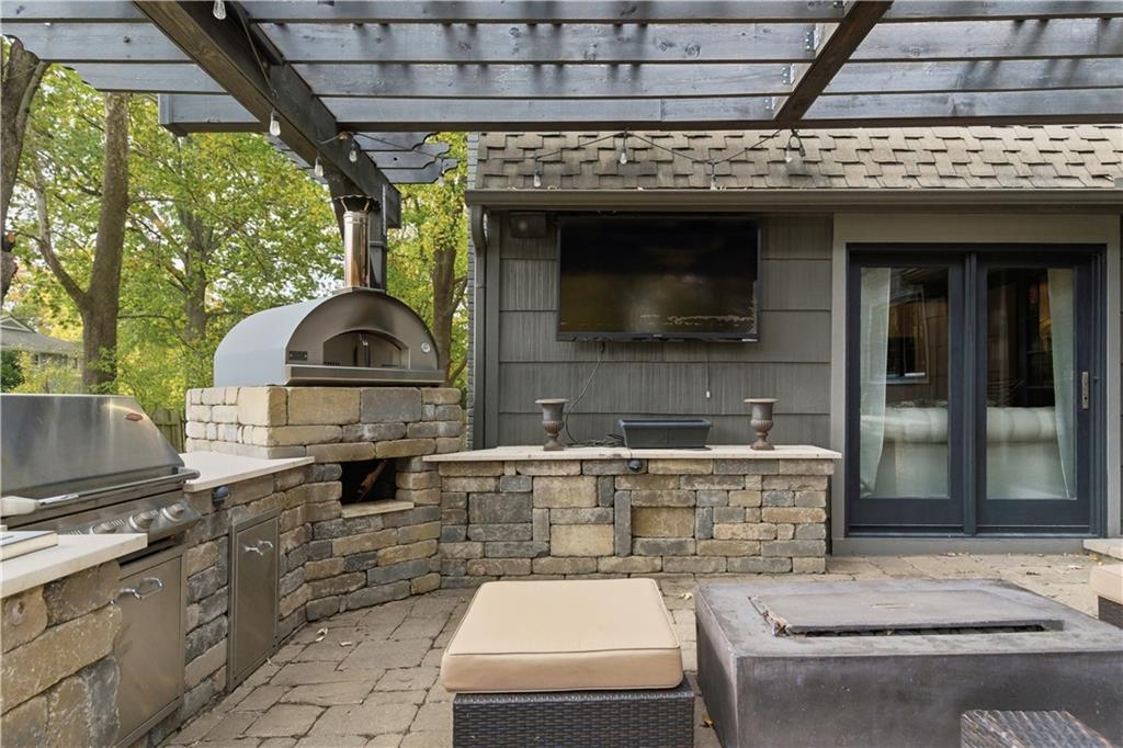 3523 W 100th Terrace