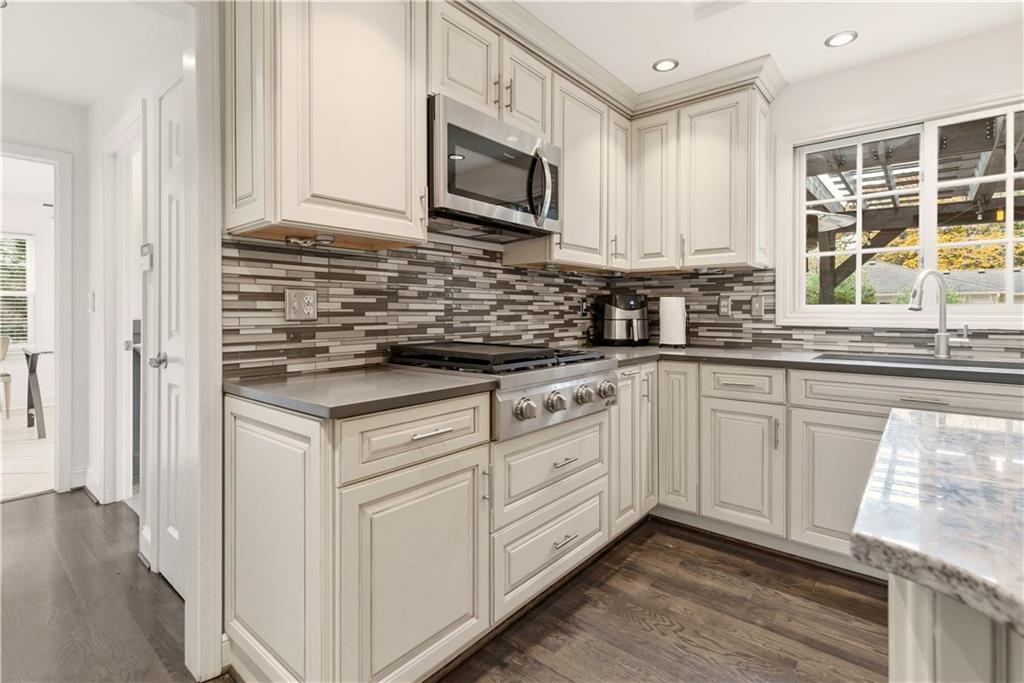 3523 W 100th Terrace