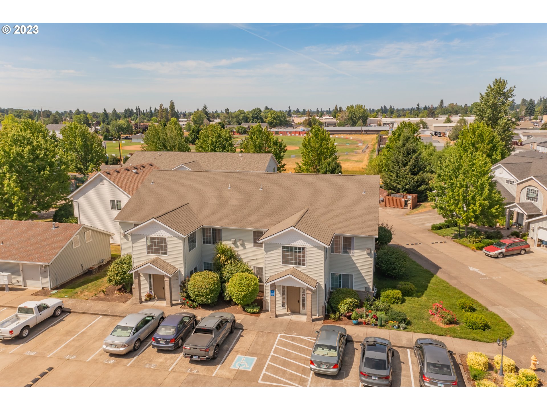 138 NE WELDWOOD DR