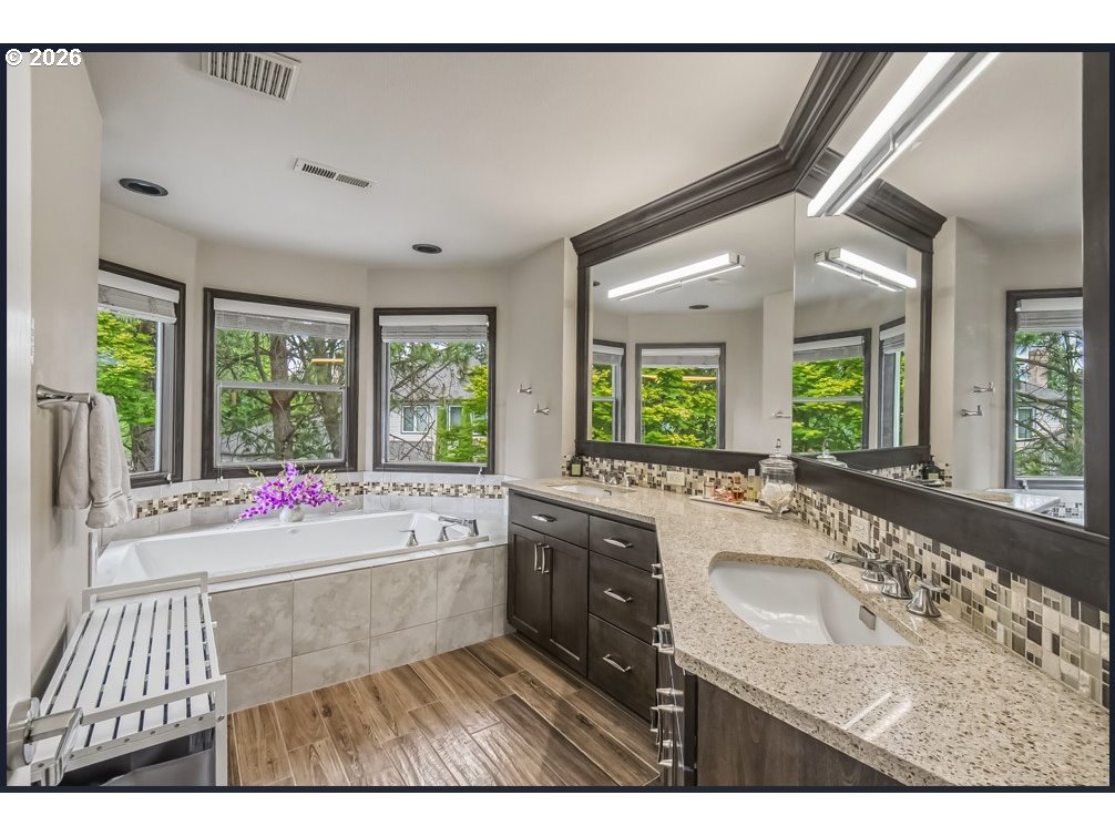 16323 NE Eugene CT