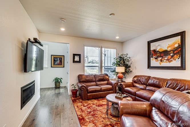 1566 Castle Creek Circle