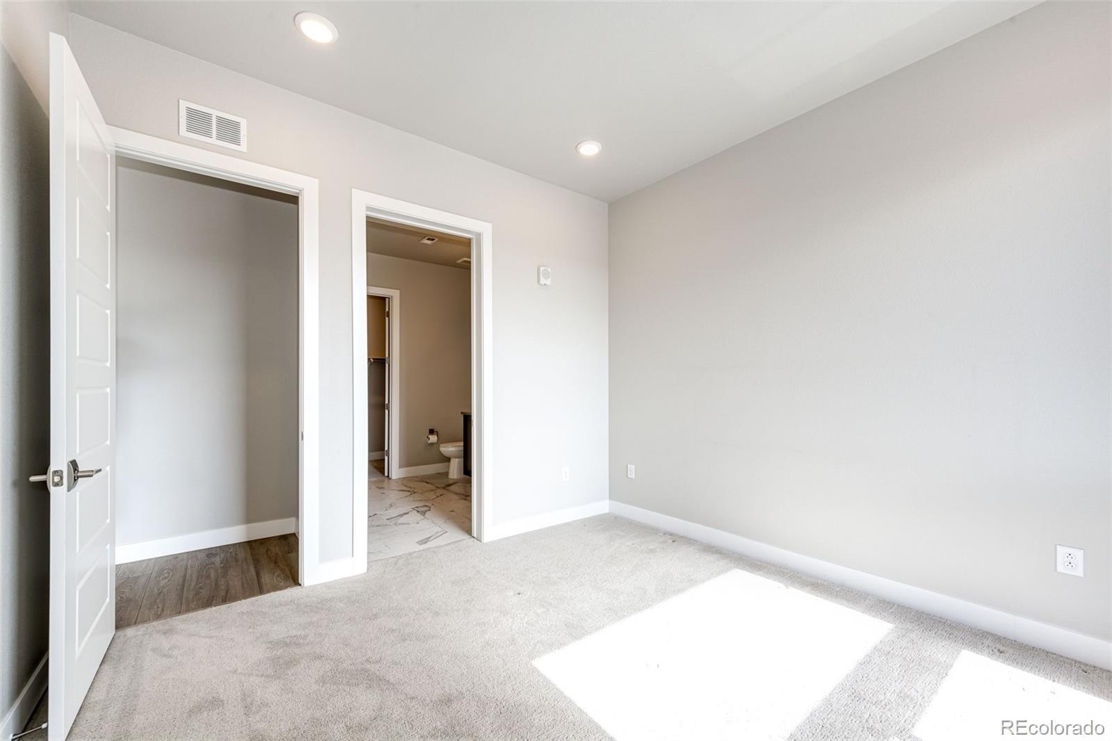 20 Wilcox Street Unit: 711
