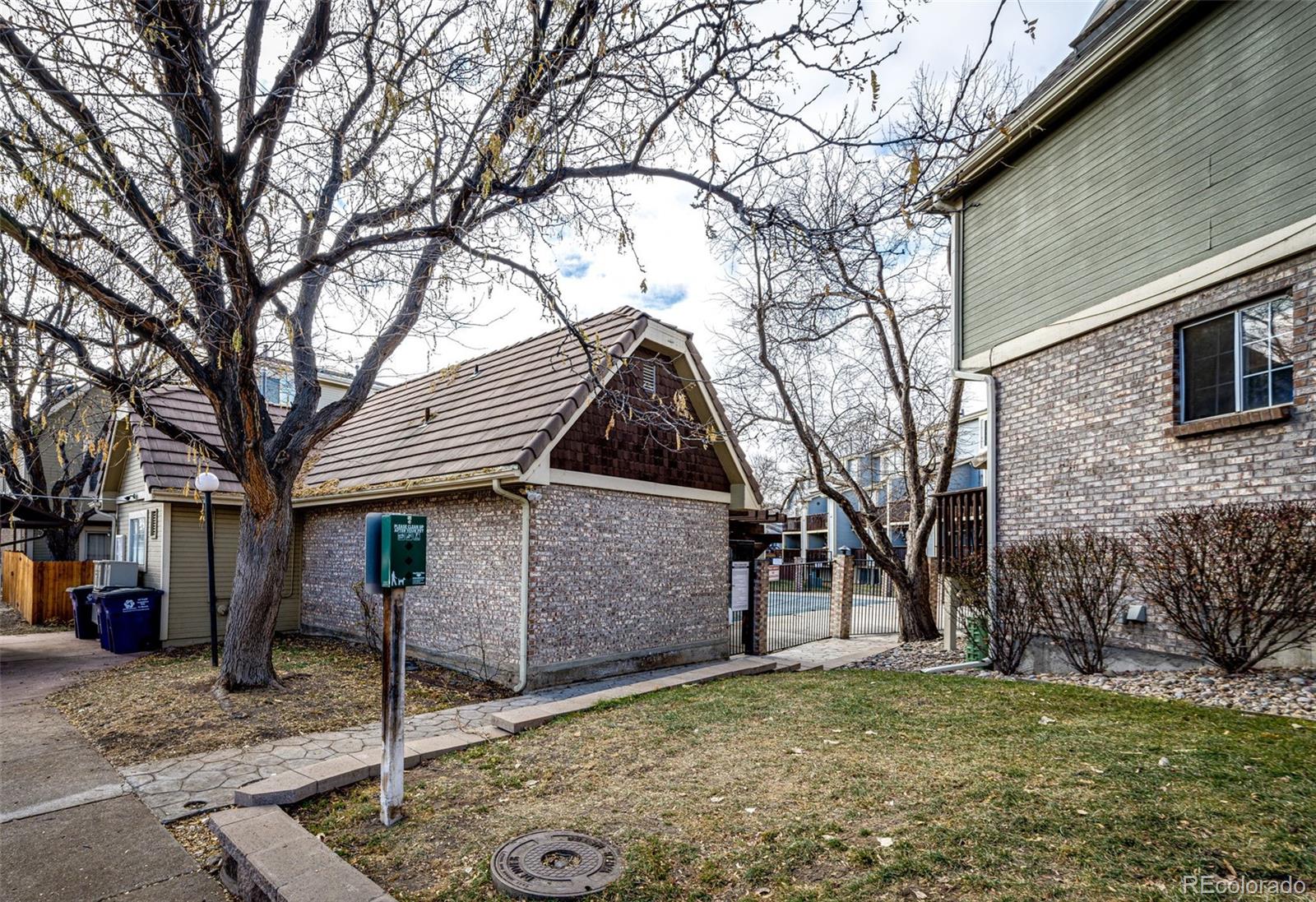 1885 S Quebec Way Unit: 16