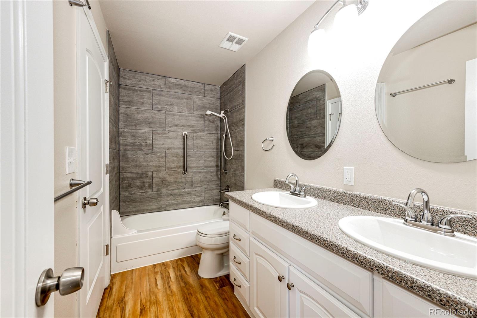 14822 E Penwood Place Unit: B
