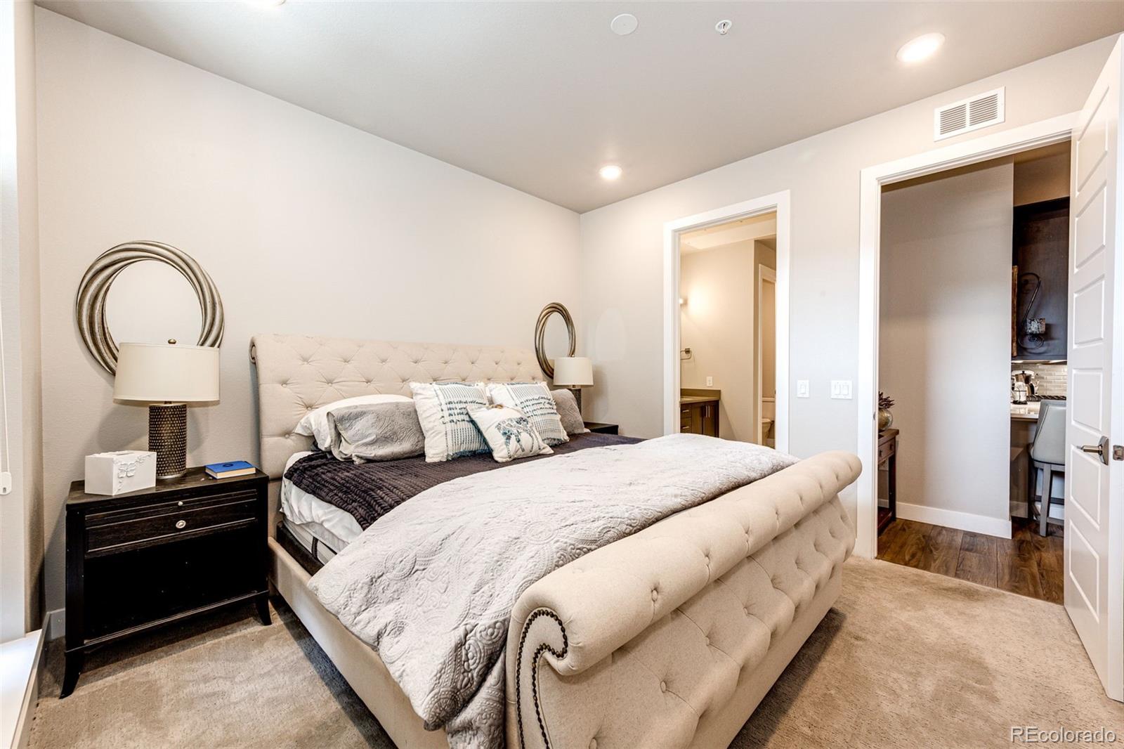 20 Wilcox Street Unit: 617