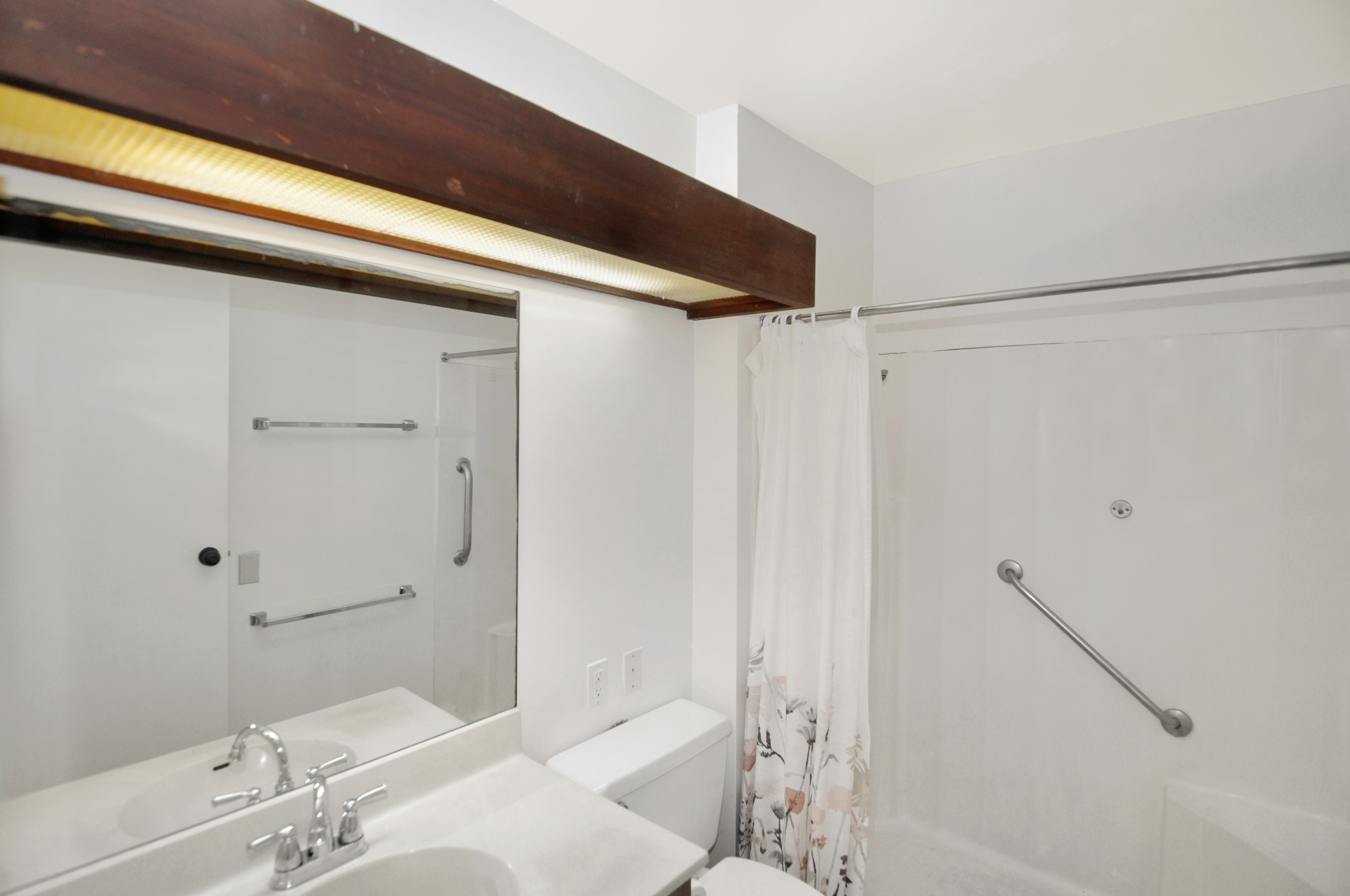 3-3400 KUHIO HWY C303