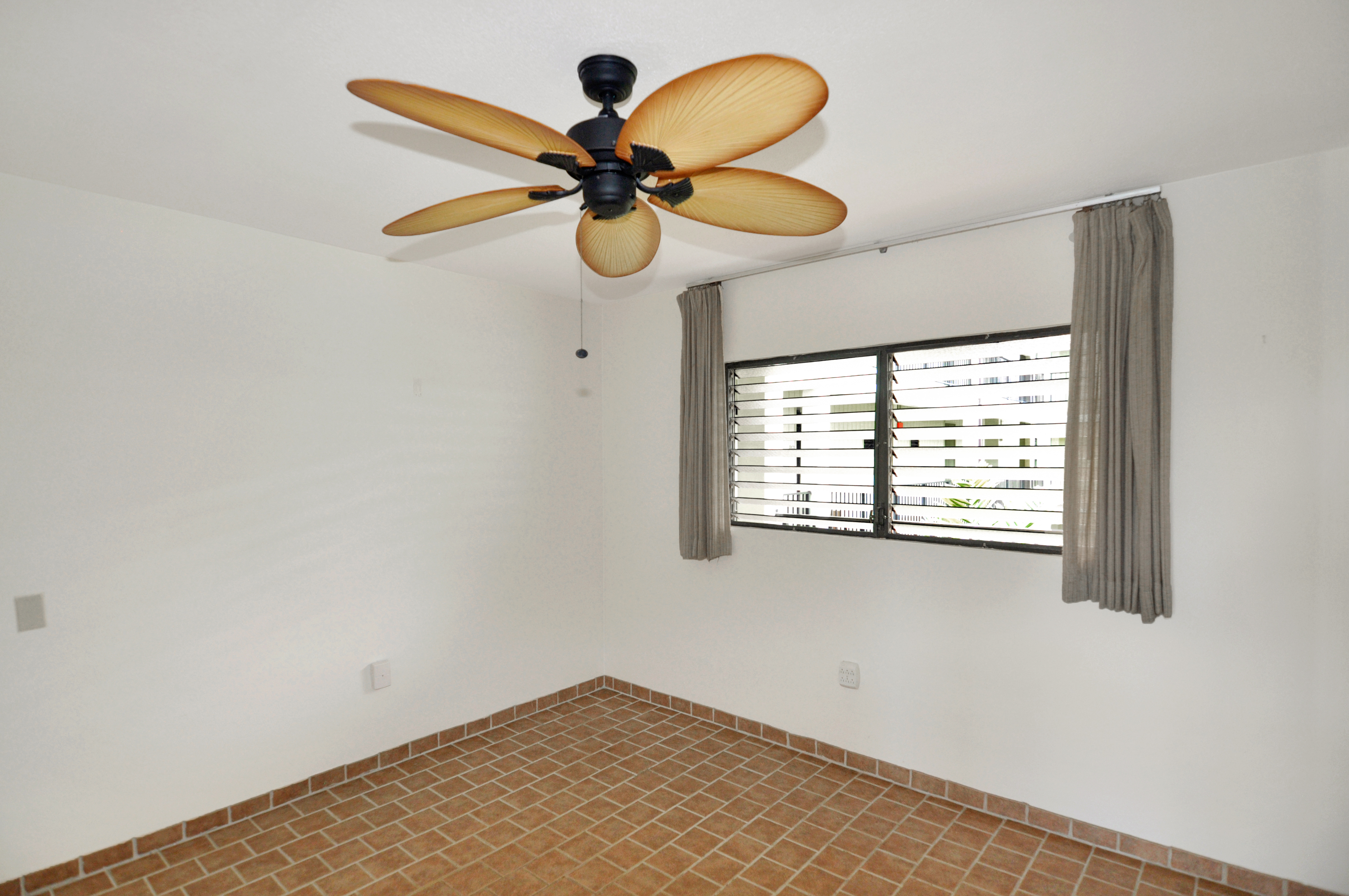 3-3400 KUHIO HWY C303