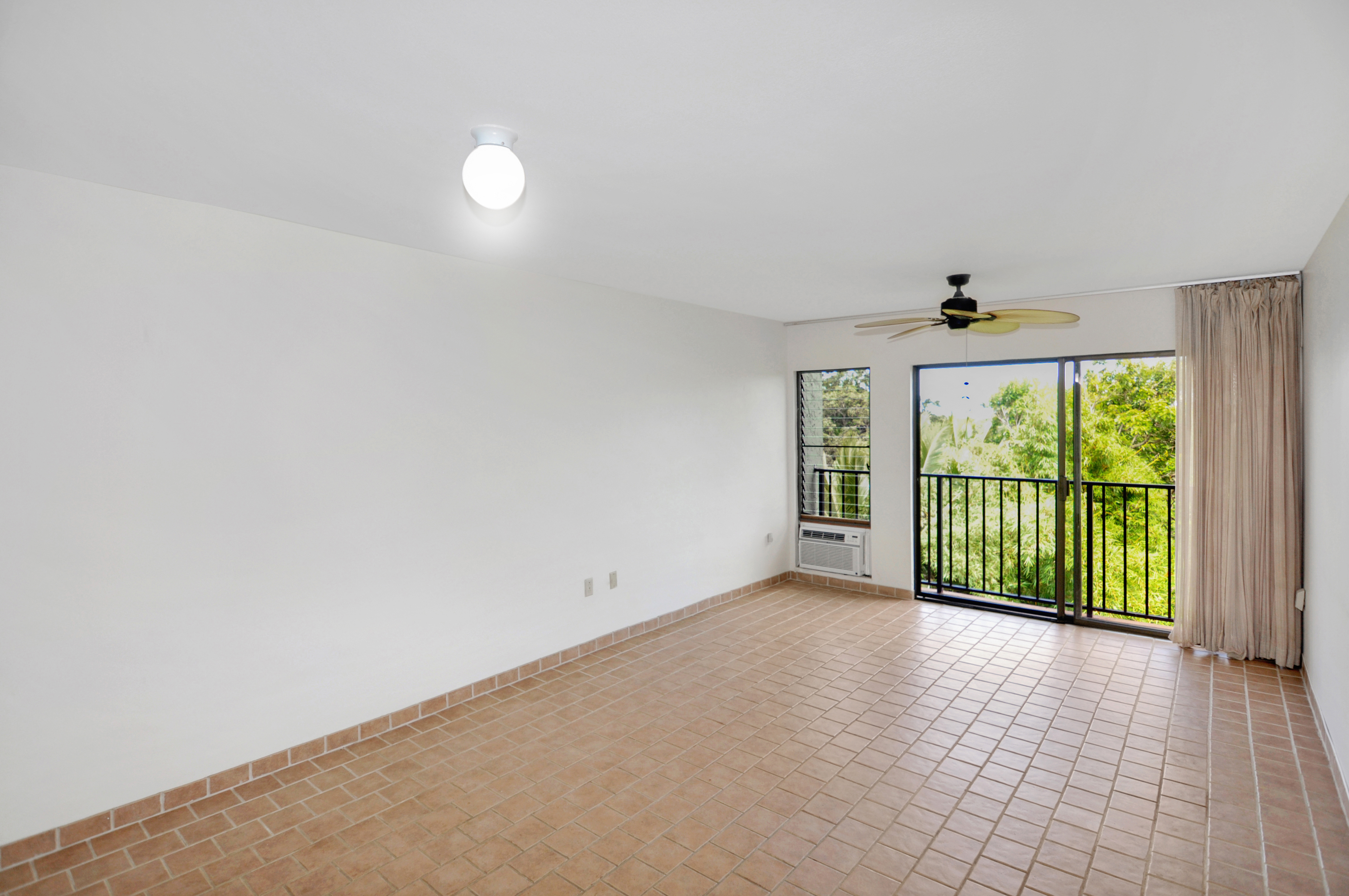 3-3400 KUHIO HWY C303