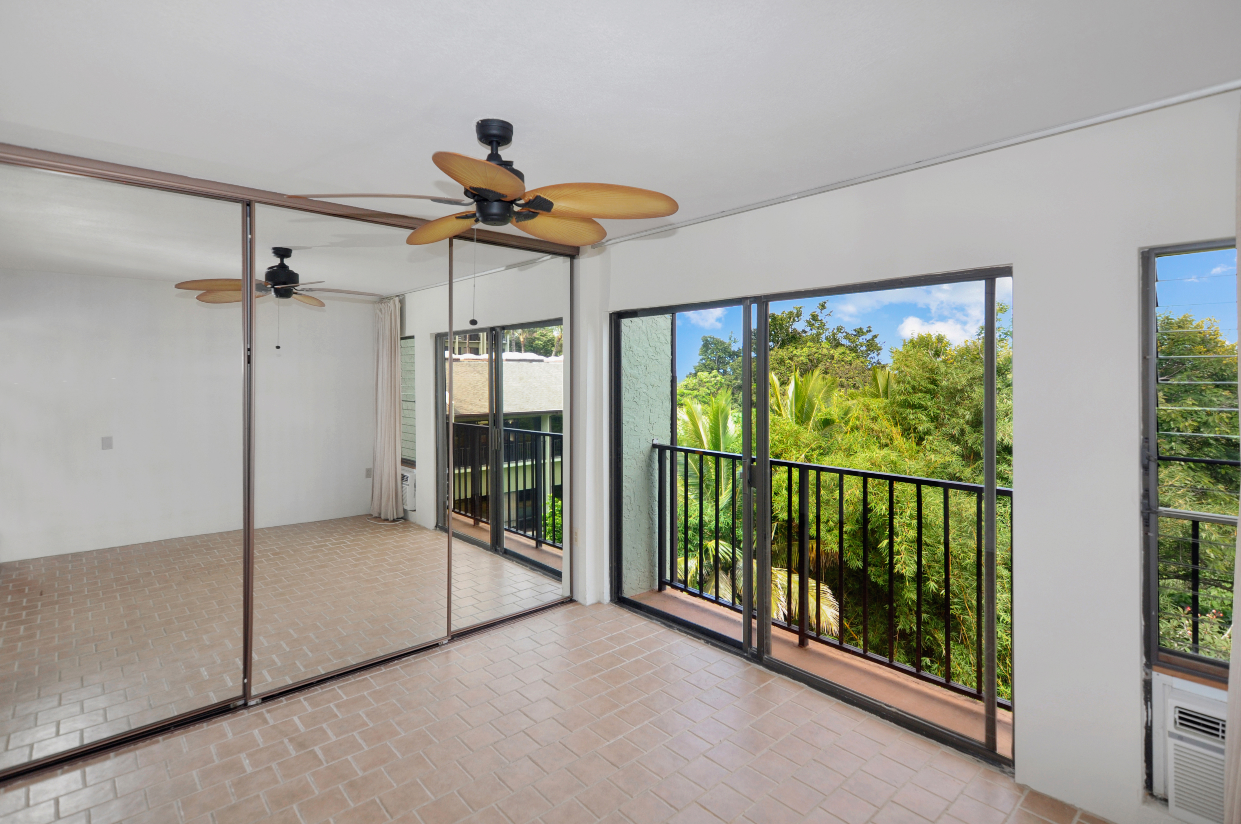 3-3400 KUHIO HWY C303