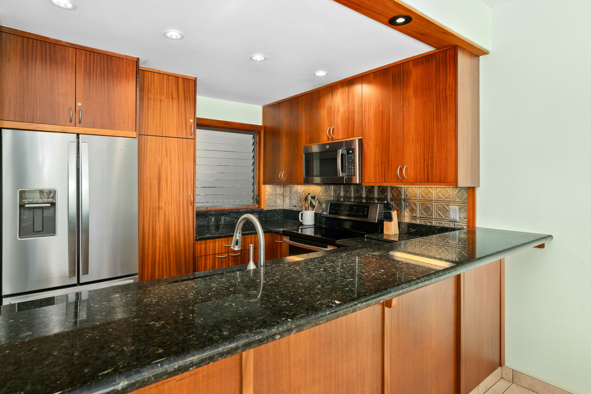 1568 PEE RD 211