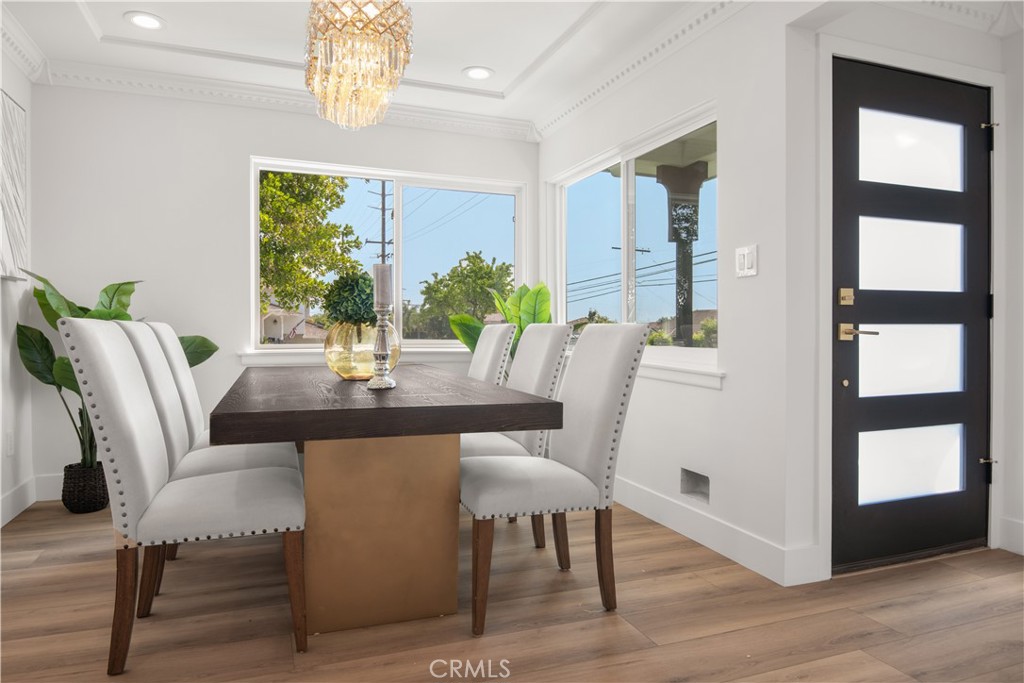 516 W Lincoln Avenue