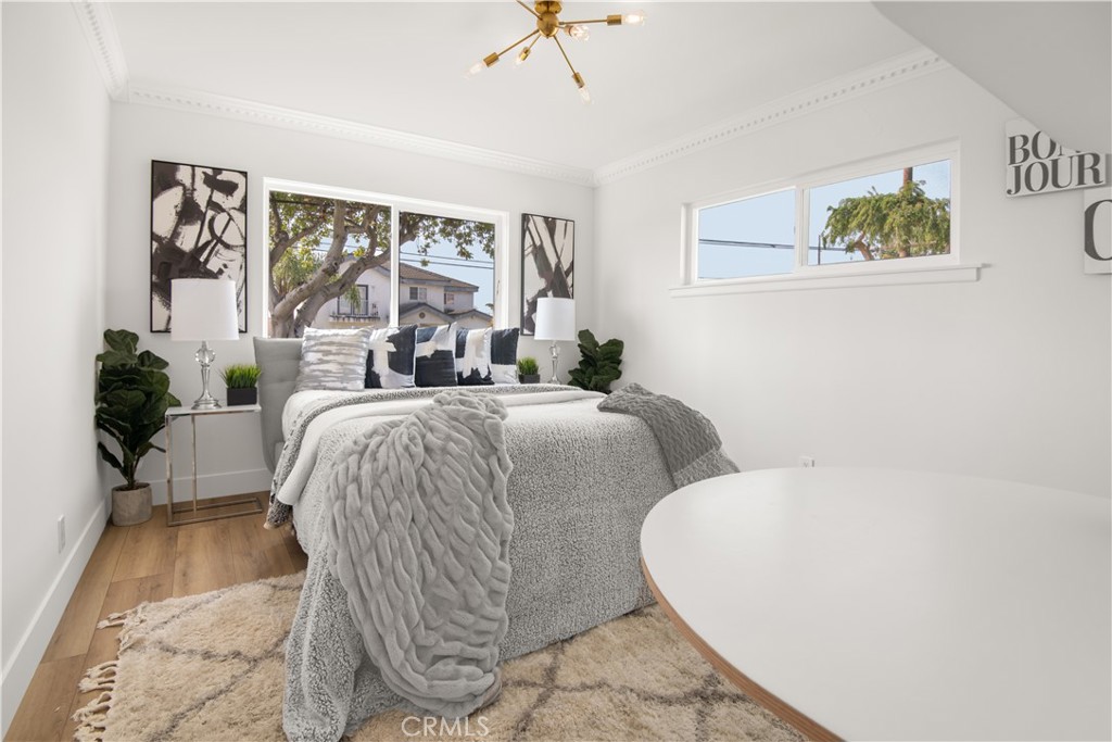 516 W Lincoln Avenue