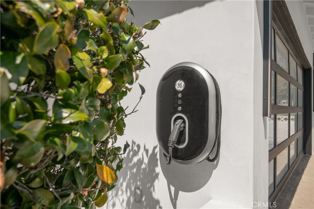 516 W Lincoln Avenue